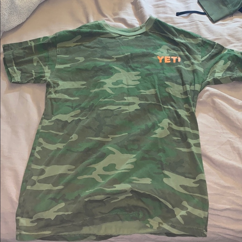 Yeti tee
